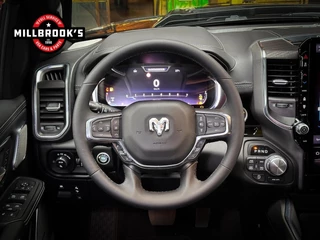Dodge Ram 1500 2024 - 3.0 Hurricane Premium Laramie Night, obrazek 15
