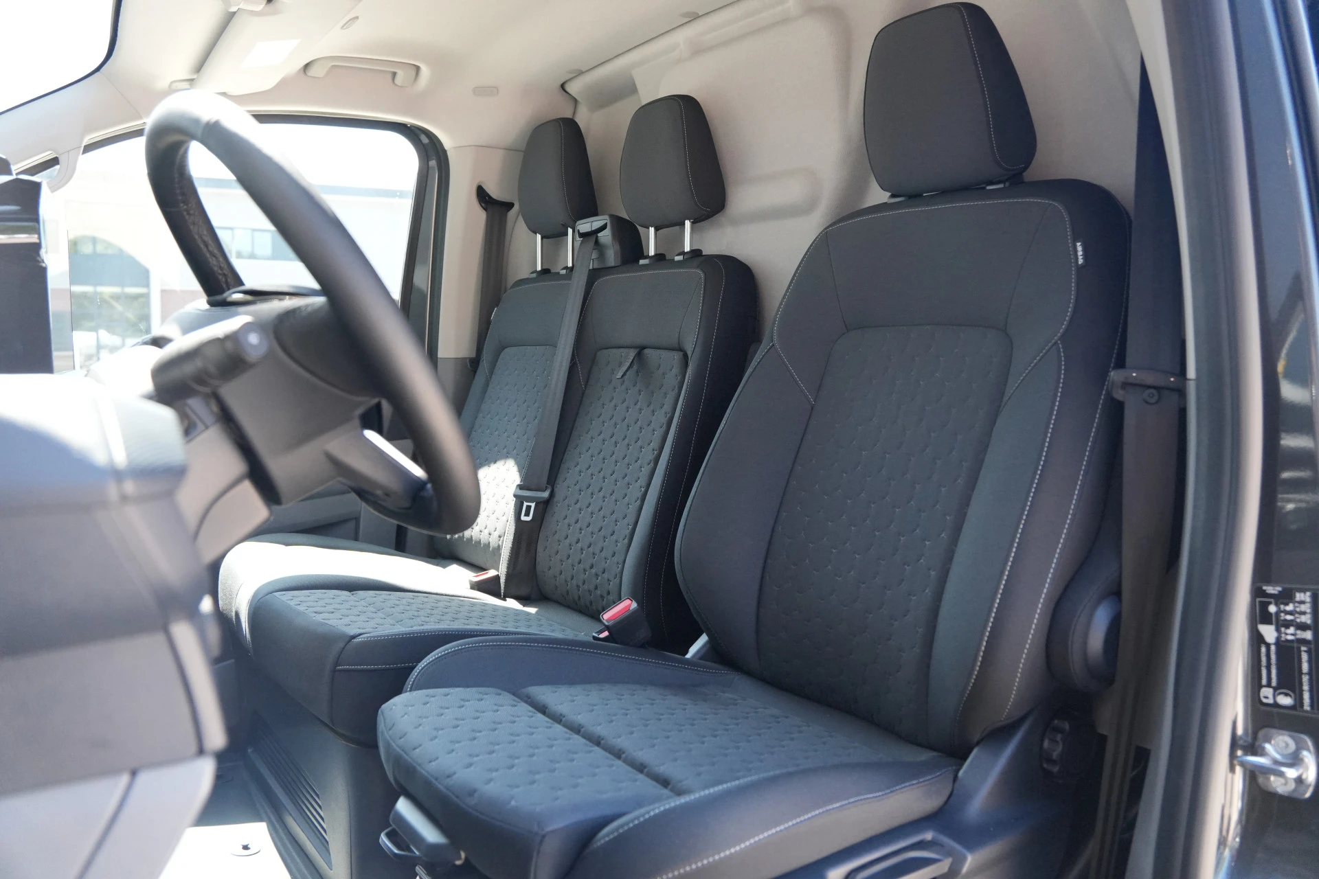 Ford E-Transit Custom 2026 - 340 L2H1 Limited 71 kWh 218pk - AGR Bestuurdersstoel - 2x Schuifdeur - LED - 360 Camera - B&O - ACC - Navi - Stoel/Stuurverwarming - Rijklaar immagine 17