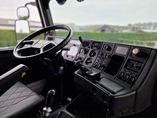 Scania R 1997 - R143-500 V8 4x2 Streamline - Retarder - Leather - Alloy wheels - Custom Bumper - Airhorns - Lightbar image 12