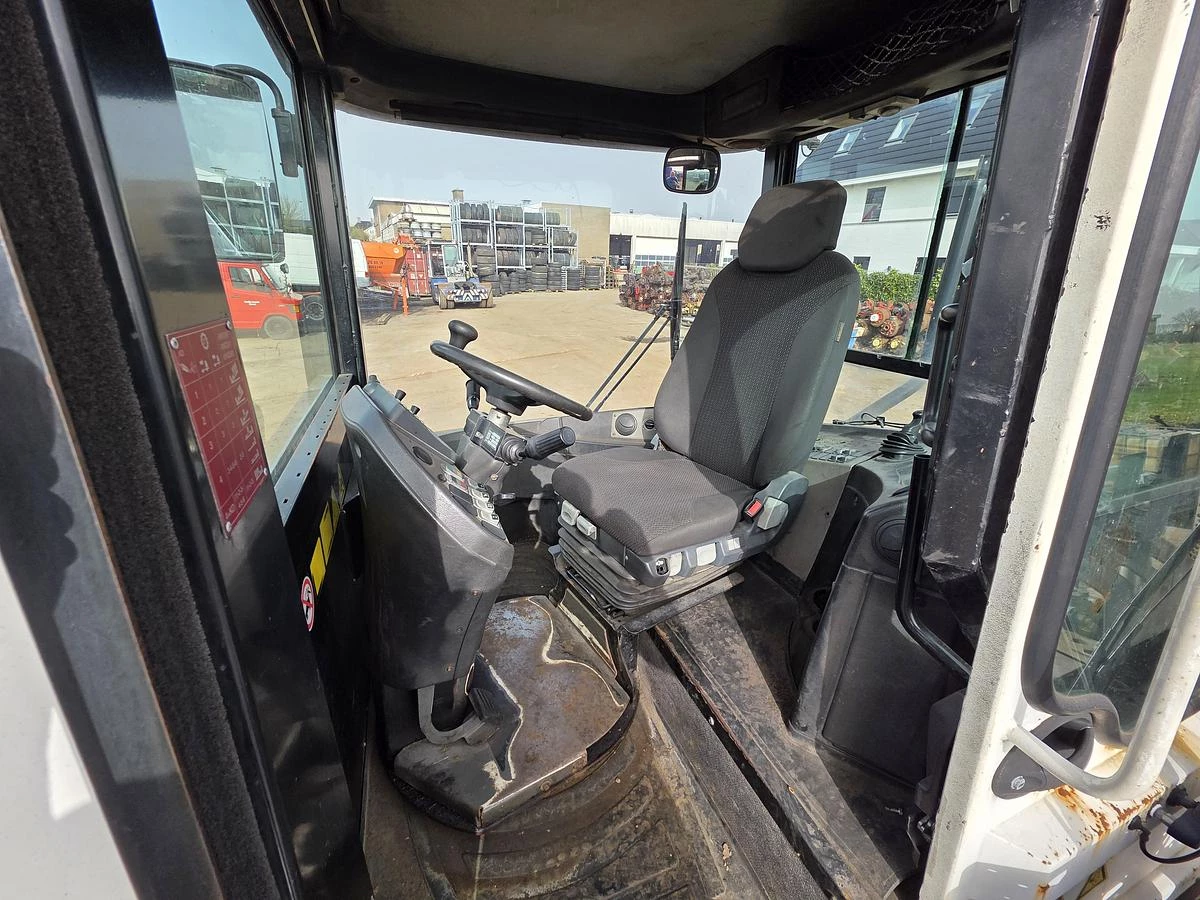 Terberg RT283 | TERMINAL TRACTOR 4X4| TURNING CHAIR. | AUTOMATIC GEAR | 24846 hOURS. 2011 obrázek 10