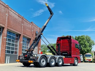 MAN TGX 2018 - 35.500 8x4*4 - Hyva Hooklift - Custom interior - Steering axle rear - Euro 6 image 35