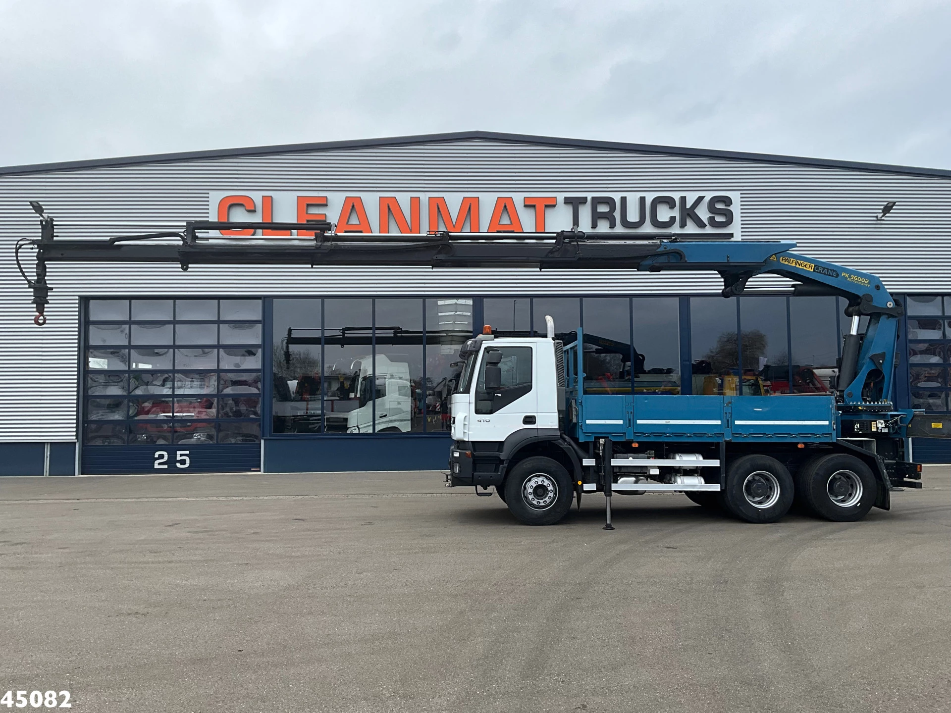 Iveco Trakker 2008 - 260T41 Euro 5 6x4 Full Steel Palfinger 36 Tm laadkraan Just 133.291 km! Bild 1