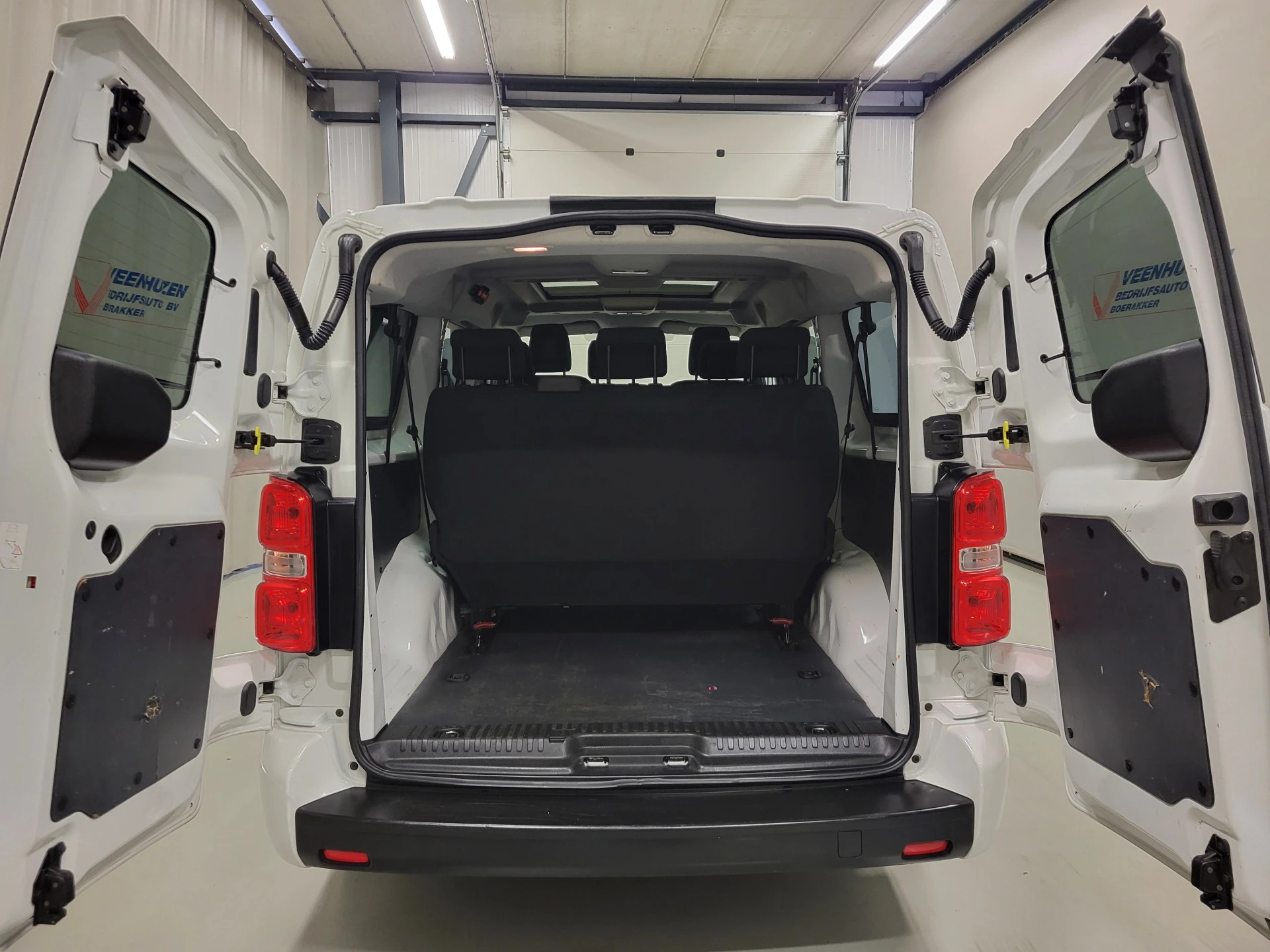 Opel Vivaro-e 2022 - Combi 75kWh L3/H1 8-Personenbus Panorama 310km Elektrisch! afbeelding 6
