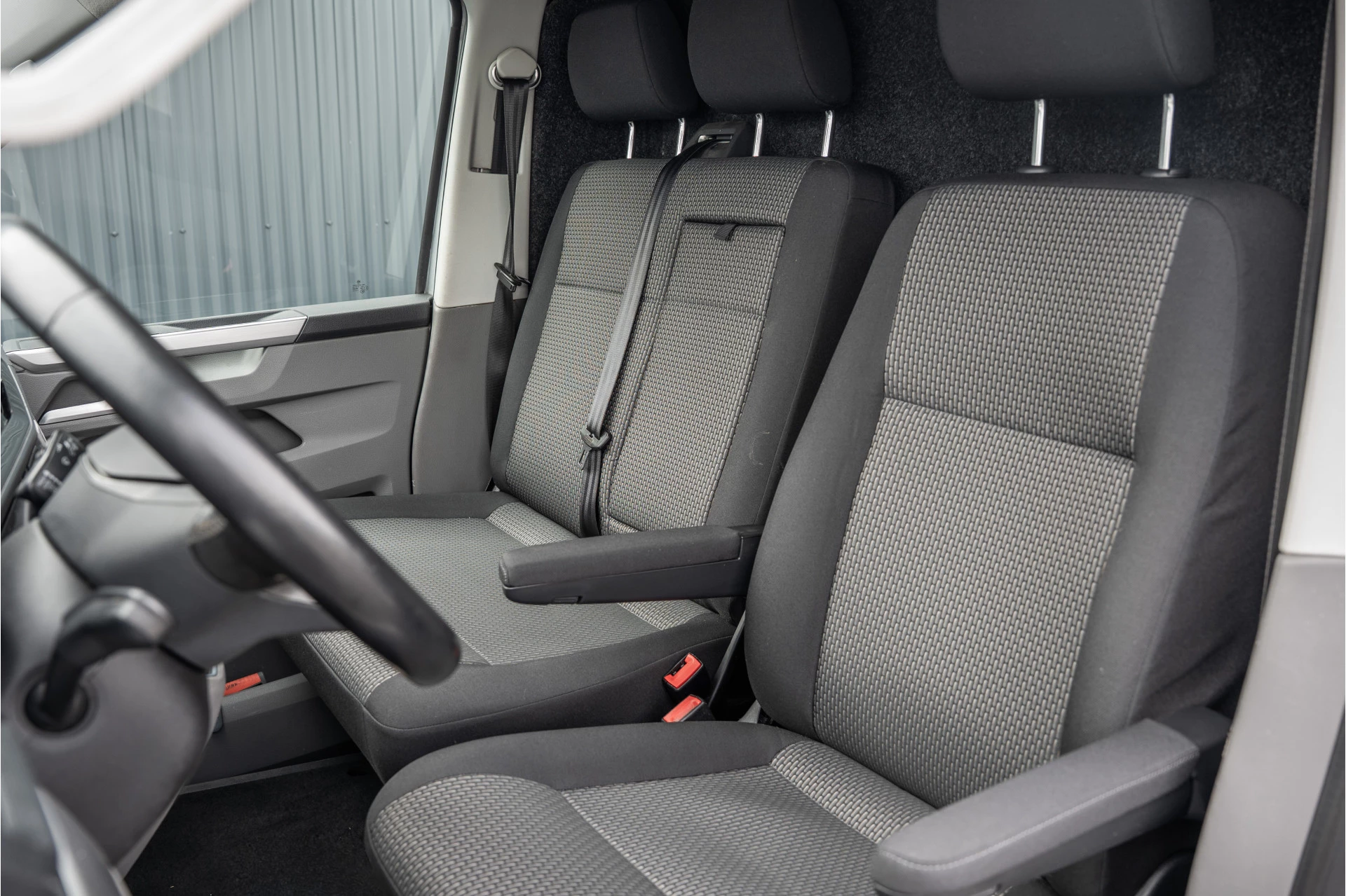 Volkswagen Transporter 2021 - T6.1 Bulli 2.0 TDI L1H1 | Virtual cockpit | Automaat | 150 PK | 3-Zits | 1e Eigenaar | LED | Camera | Carplay | PDC | Zijschuifdeur R+L | Trekhaak obrázek 13