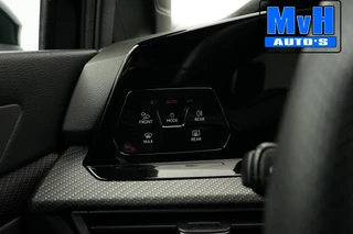 Volkswagen Golf 2020 - 1.5 eTSI R-Line|SPORTSTOEL|LUXE|LED| image 49