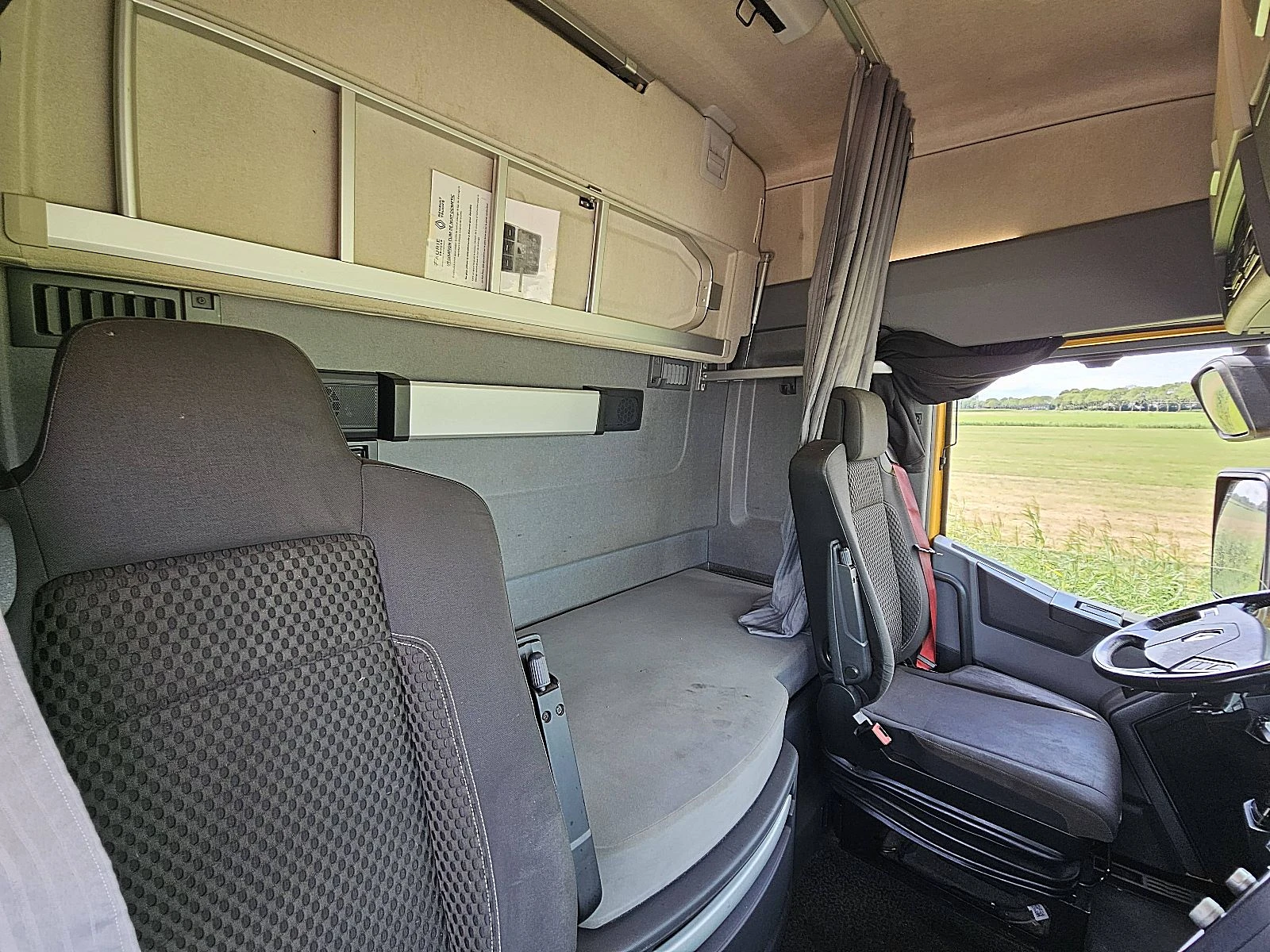 Renault 2019 - T 480 image 15