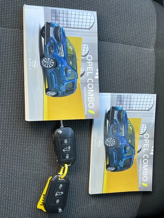 Opel Combo 2023 - 1.5 BlueHDi 100 S&S L1 immagine 15
