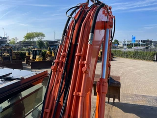 Hitachi ZX210LC-6 2018 - N/A image 32