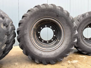 Bridgestone N/A - 1000 x 20 Set / 10.00 x 20: 4x2 Tyres изображение 6