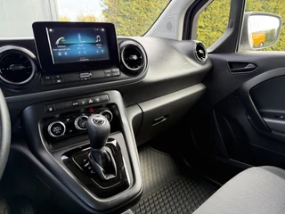 Mercedes-Benz eCitan 2024 - 112 Pro 51 kWh / L2H1 / TREKHAAK / 3-ZITS /**7.445 KM!!** / CAMERA / CRUISE / ECC / CARPLAY immagine 13