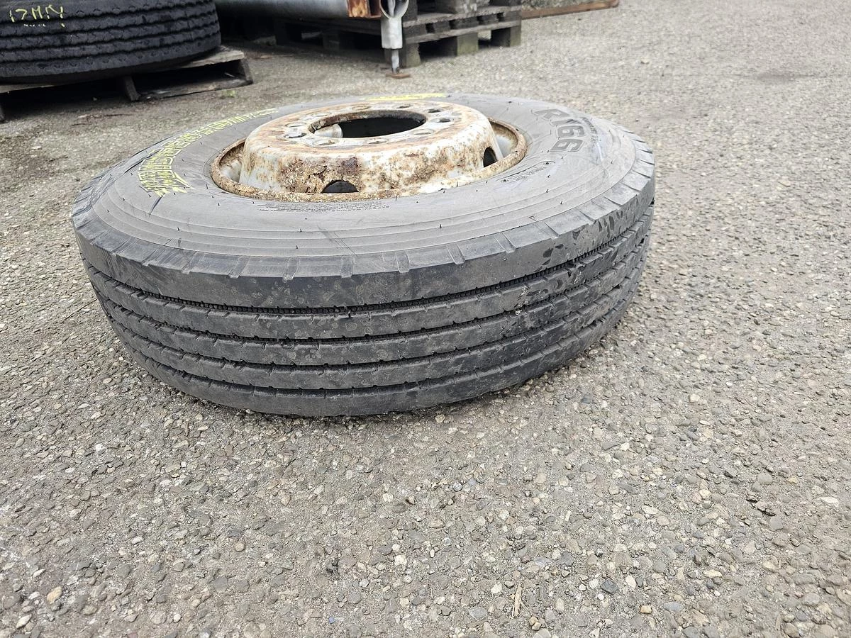 BRIDGESTONE 9.5 R 17.5 LOWLOADER TIRE 2005 Bild 3