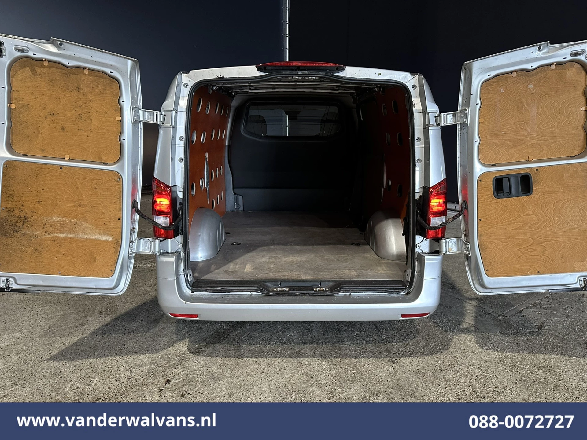 Mercedes-Benz Vito 2018 - 111 CDI L2H1 Euro6 Airco | Camera | Cruisecontrol image 9