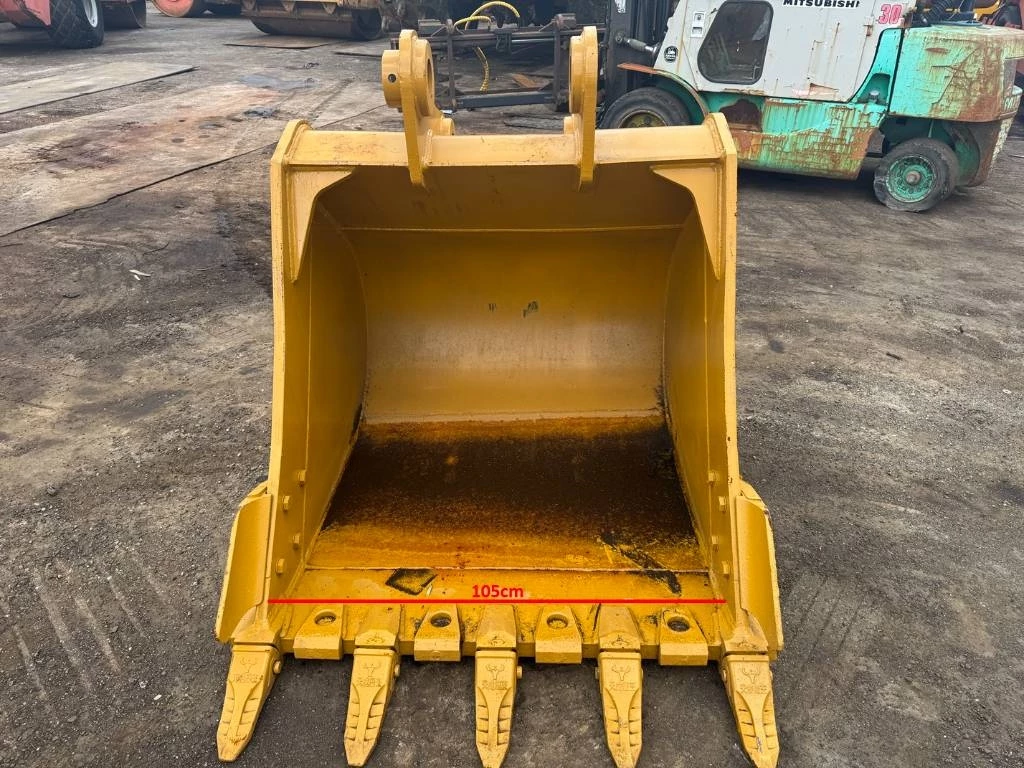 Cat 2025 - 320 bucket obrázek 3