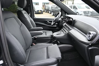 Mercedes-Benz V-Class 2024 - 300d AMG L2 DC zdjecie 12