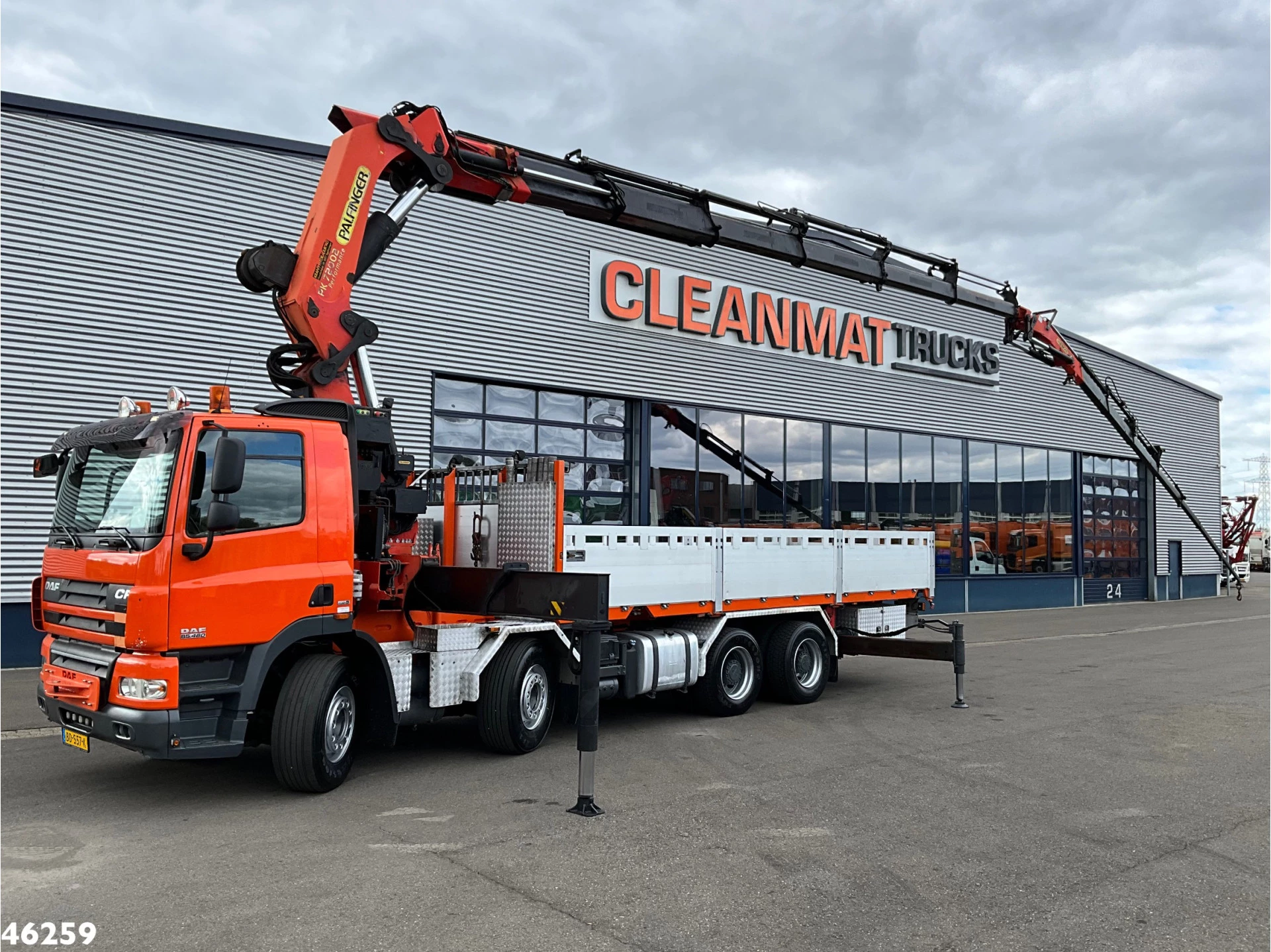 DAF 85 2008 - FAD CF 460 8x4 Palfinger 72 Tonmeter laadkraan + Fly-Jib! afbeelding 1