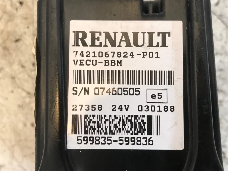 Renault 2008 - 7421067824 VECU-BBM CONTROL UNIT immagine 2