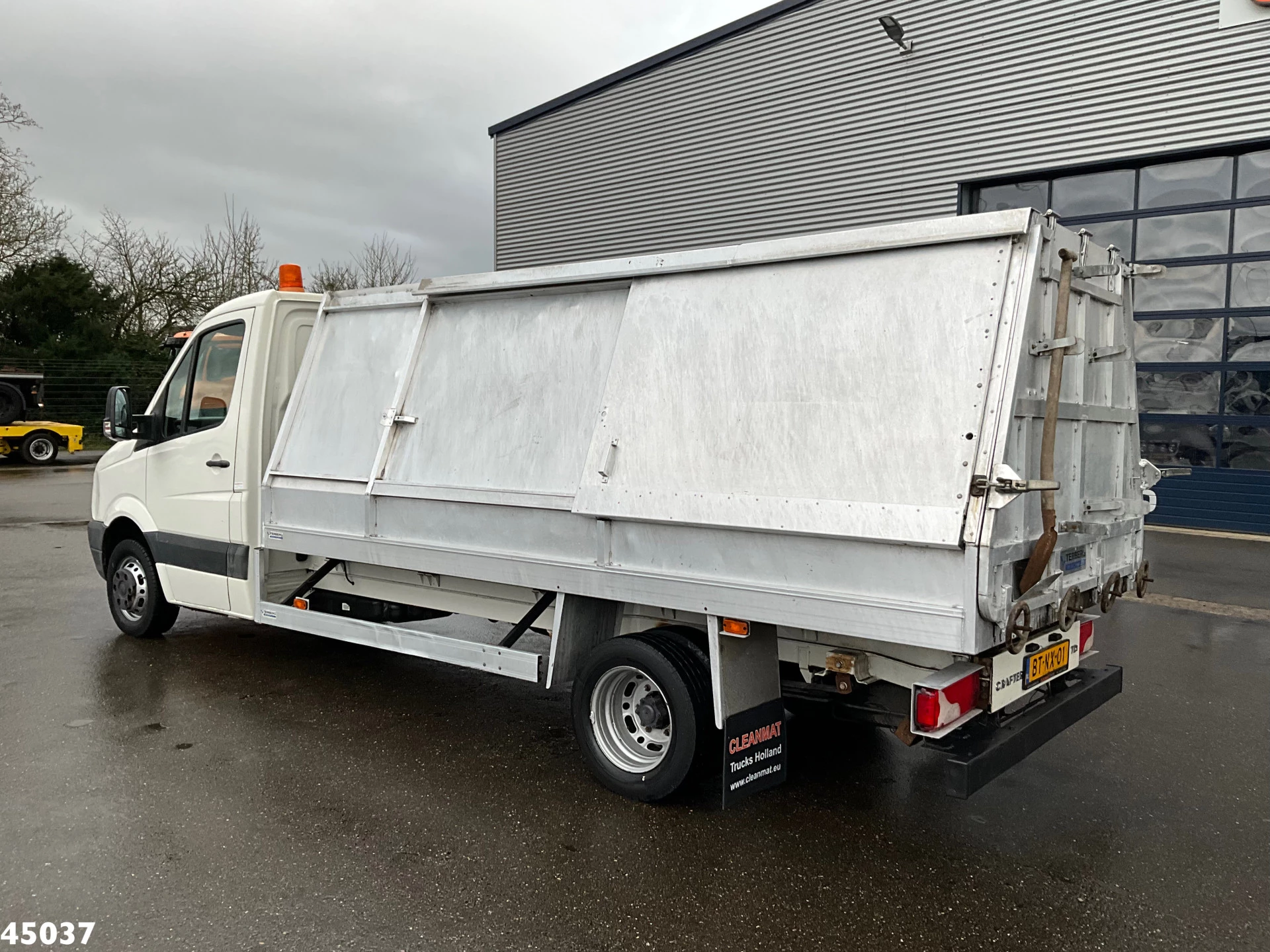 Volkswagen Crafter 2007 - 2.5 TDI Terberg zijlader Just 115.247 Km! afbeelding 4