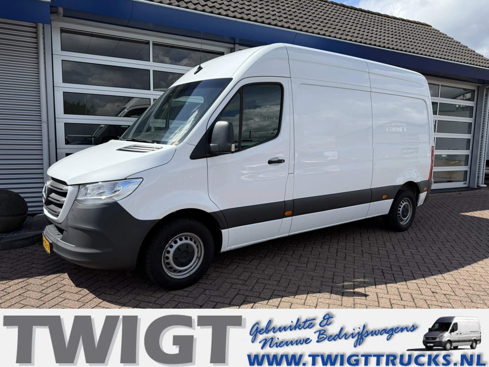 Mercedes-Benz Sprinter 2023 - 215 1.9 CDI L2H2 7"MBUX/Apple-android carplay/Euro 6 afbeelding 1