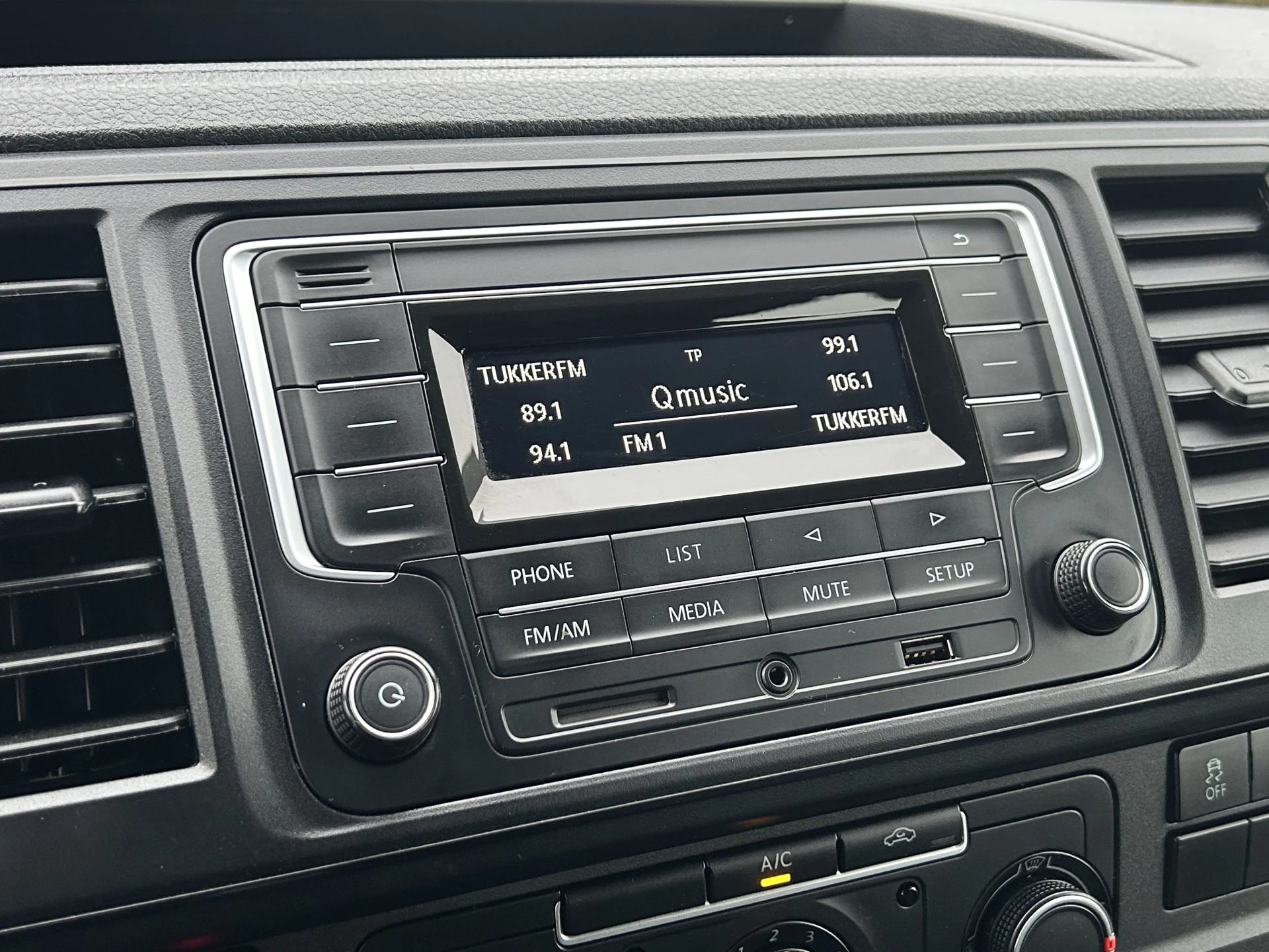 Volkswagen Transporter 2019 - 2.0 TDI 102 PK TRENDLINE / L2H1 / 1e EIG. / DUBBEL CABINE / TREKHAAK / AIRCO / CRUISE obrázek 14