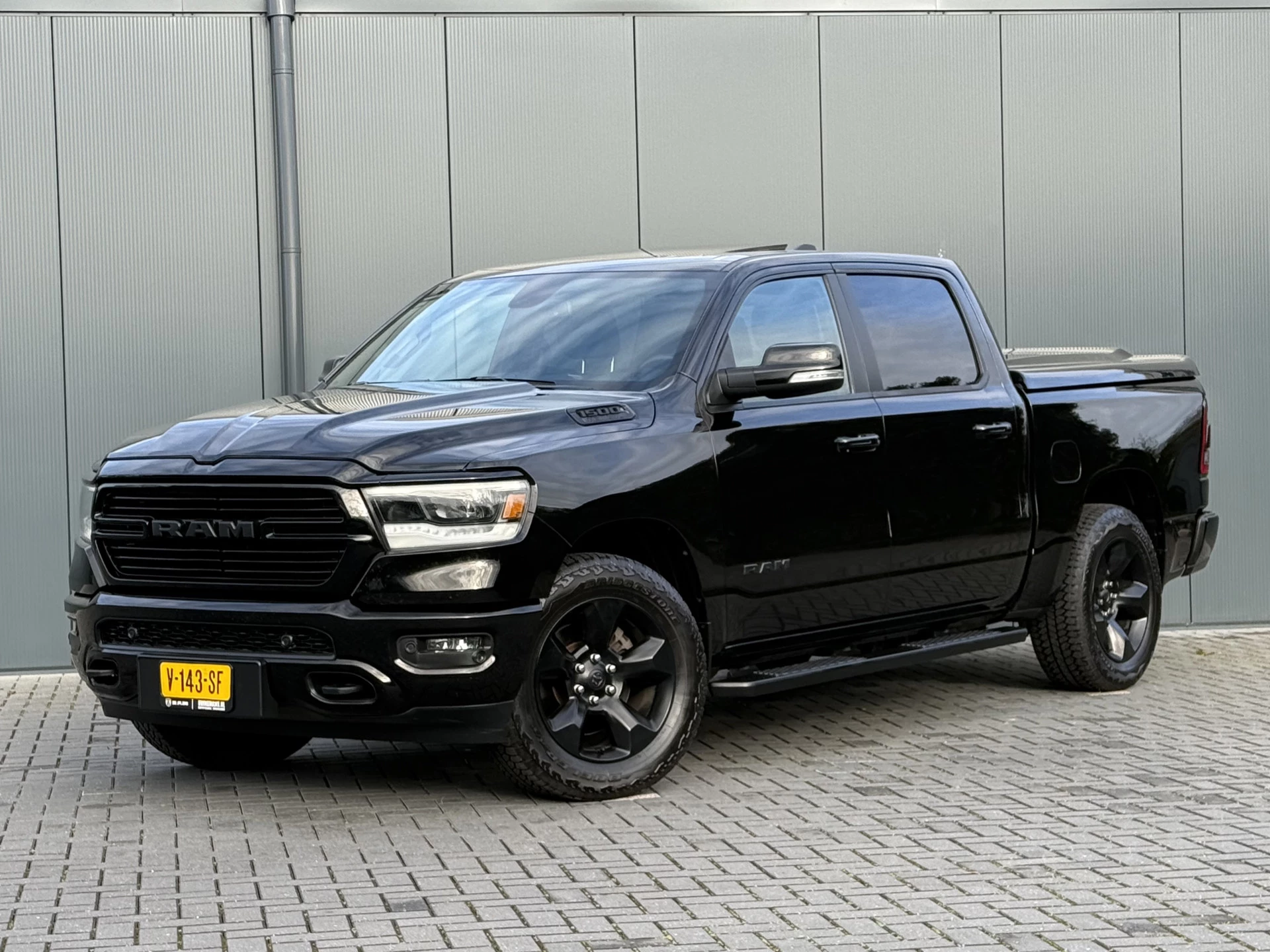 Dodge Ram 1500 2018 - 5.7 V8 4x4 BIG HORN / CREW CAB / LPG-G3 / NL AUTO / PANO / CAMERA / 3.5T TREKHAAK / GORILLA EXHAUST zdjęcie 2