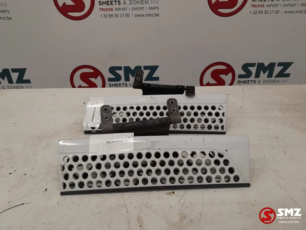 Mercedes-Benz 2017 - Occ set radiatorgrille + opstap links en rechts Me obrázek 1
