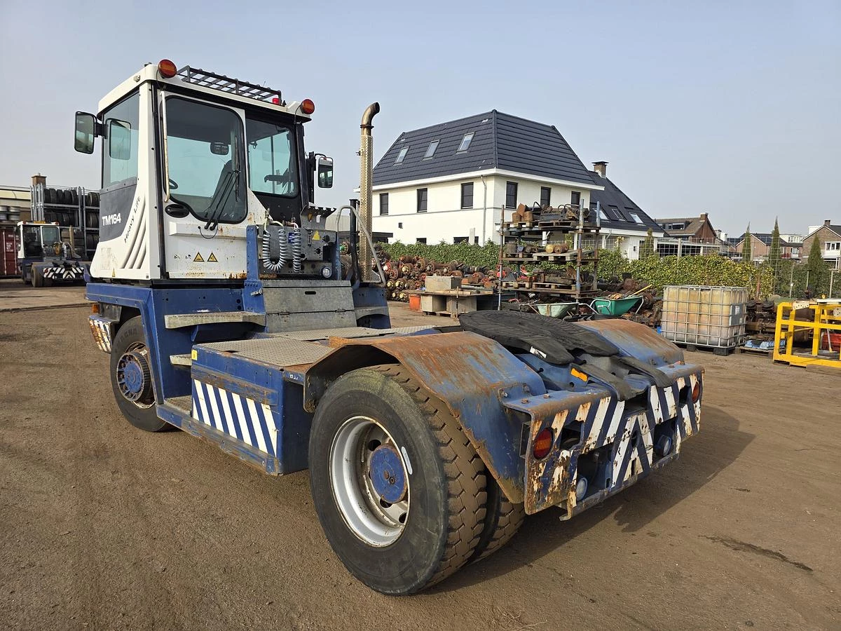 Terberg RT283 | TERMINAL TRACTOR 4X4| TURNING CHAIR. | AUTOMATIC GEAR | 28 191HOURS | 2012 immagine 3