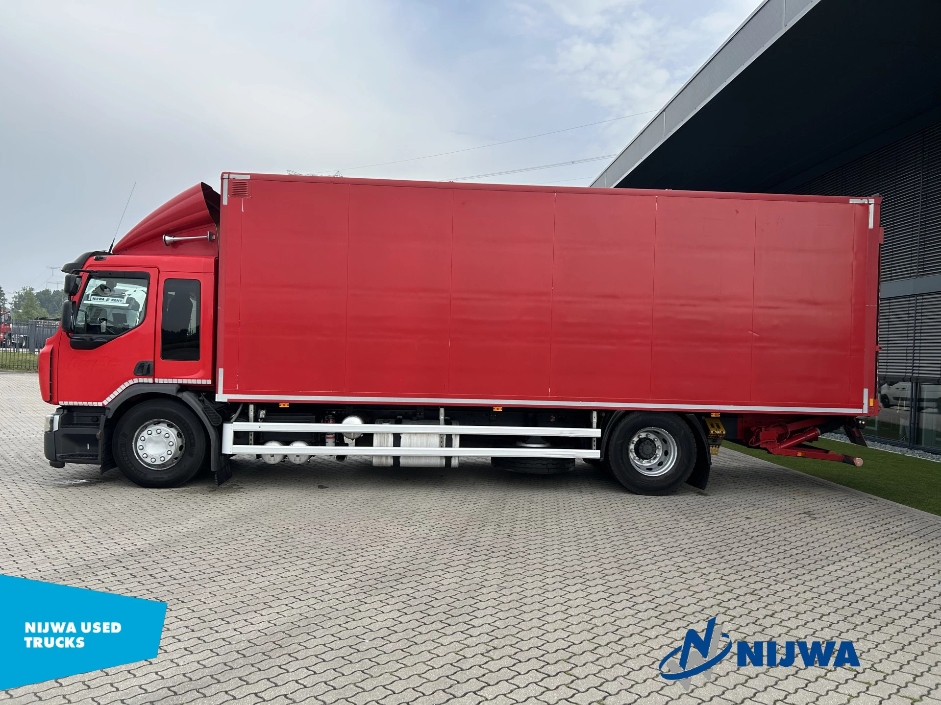 Renault D WIDE 280 4x2 Low mileage + Laadklep 3000 KG 2017 zdjęcie 15