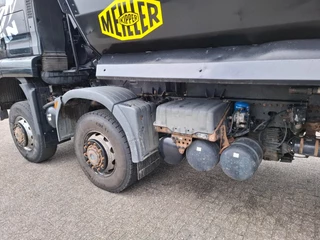 MAN TGA 2006 - 41.430 / 8X8 / 2XBIG AXLE / FULL STEEL / DRUM BRAKES / MEILLER TIPPER / 18-CUBIC / AIRCO / MANUAL / EURO-3 / 2006 imagem 16