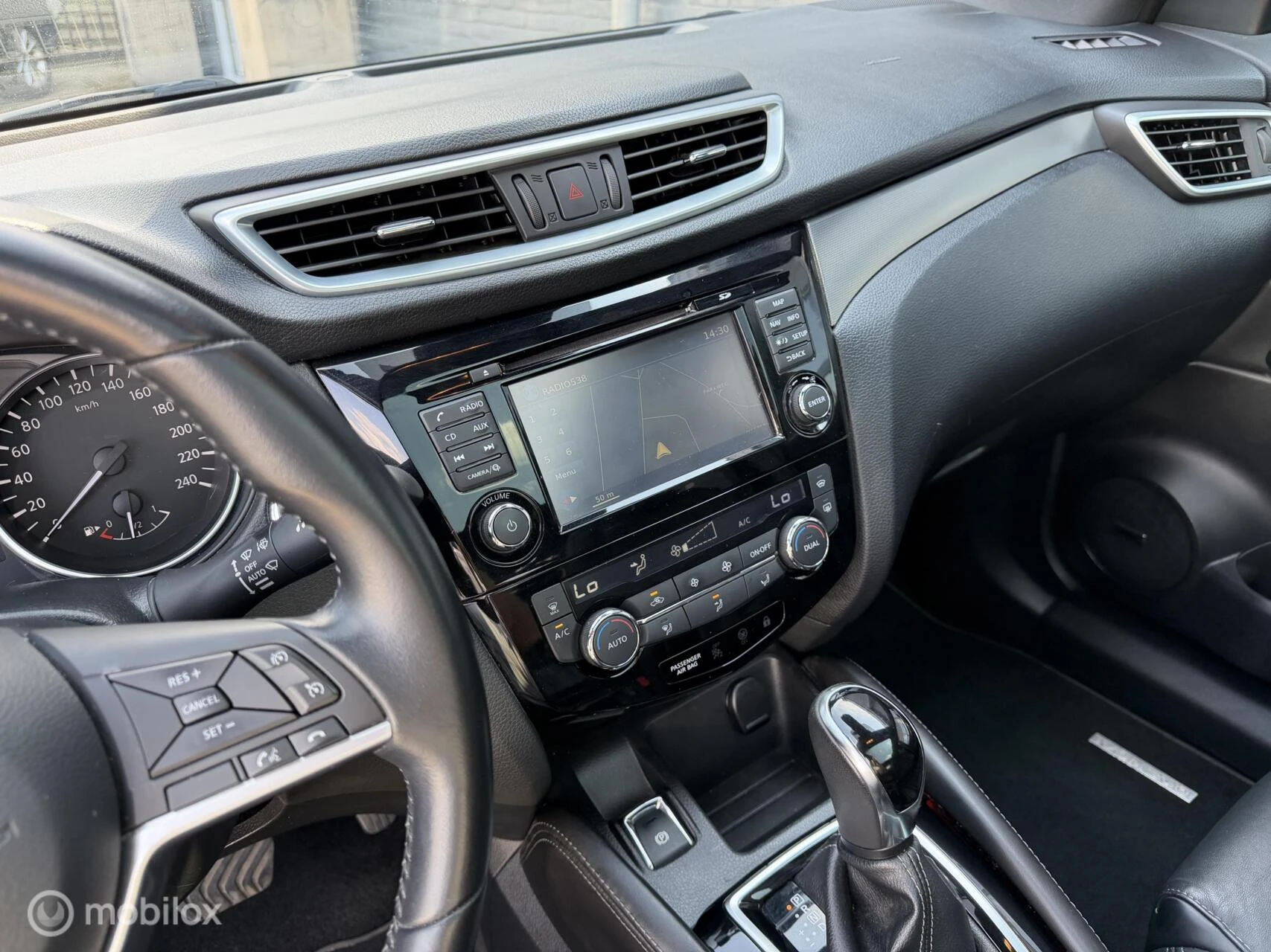 Nissan QASHQAI 2018 - 1.2 Tekna + Automaat Panoramadak Leder Navi afbeelding 10