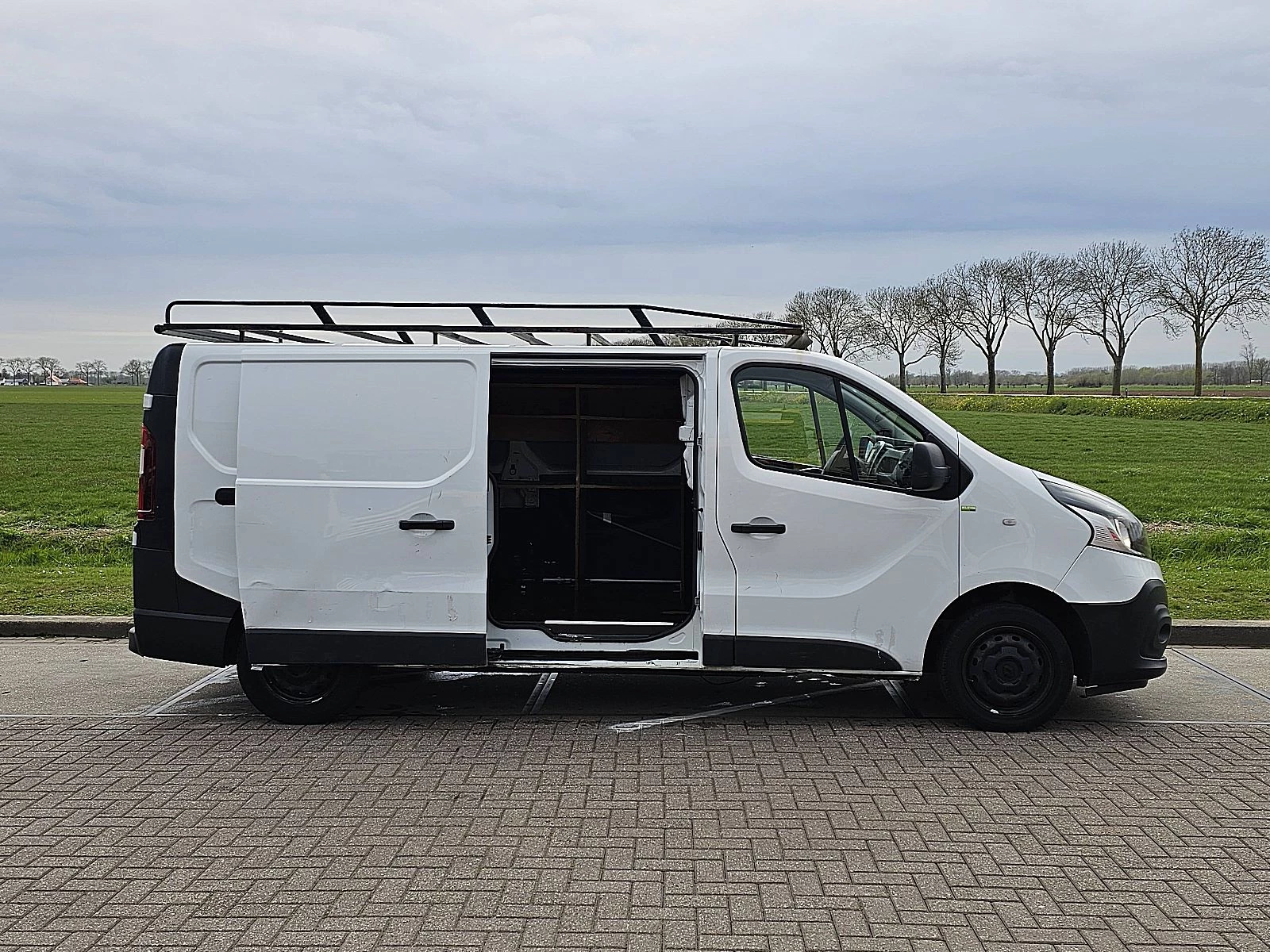 Renault Trafic 2017 - 1.6 DCI image 14