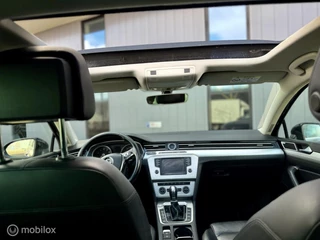 Volkswagen Passat 2015 - 1.8 TSI Highline DSG | Full Options | PANO zdjecie 13