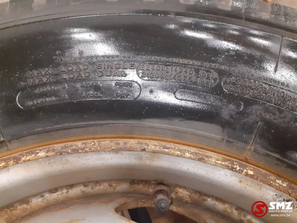 Michelin - Occ vrachtwagenband Michelin 245/70R19.5 obrázek 5