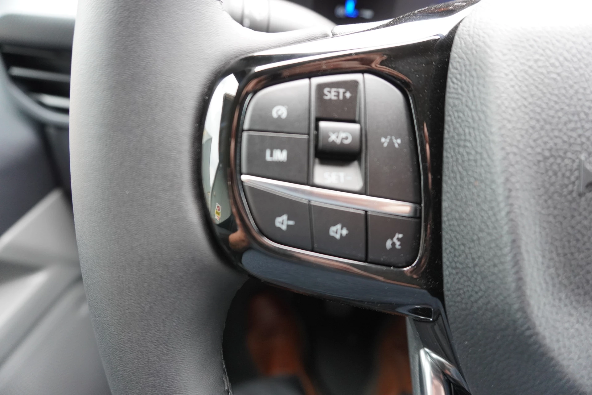 Ford Transit Custom 2024 - 320L 2.0 TDCI 136PK L2H1 Trend image 19