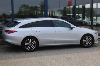 Mercedes-Benz CLA 2021 - Shooting Brake 180 AUT7 Luxury Line LEDER SFEER CARPLAY TREKHAAK immagine 3