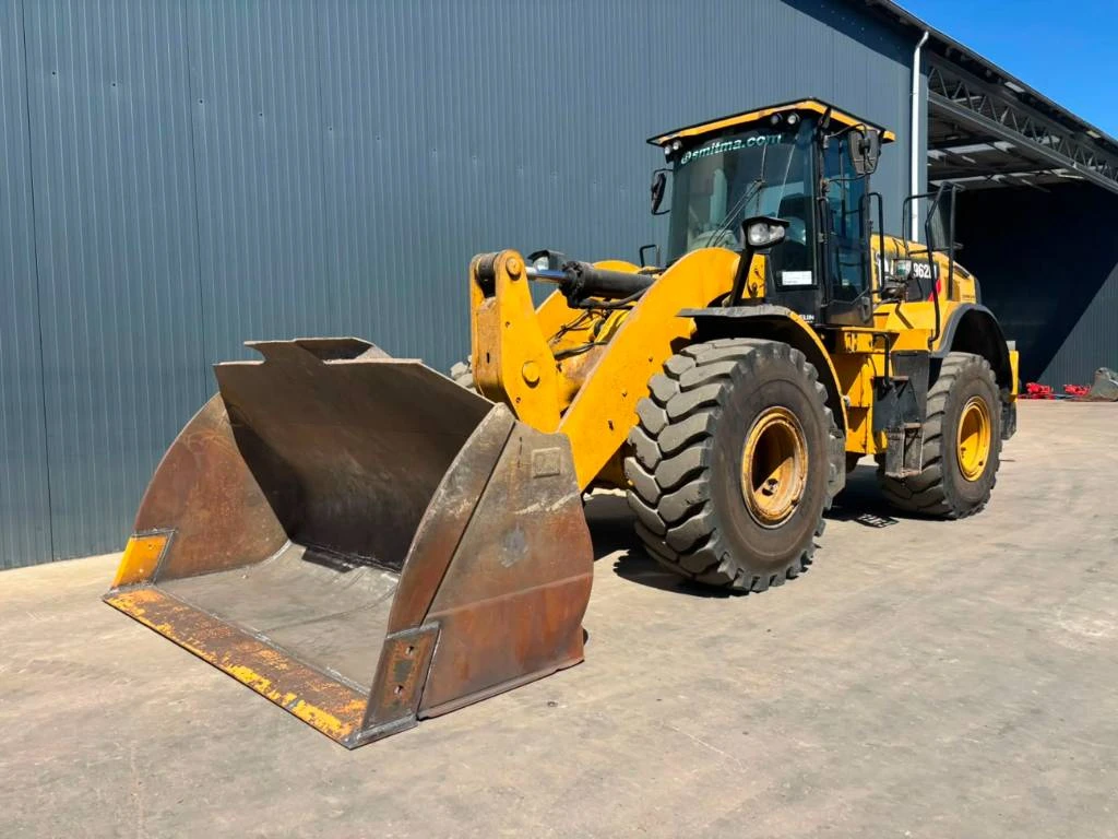 Cat 2017 - 962 M afbeelding 1
