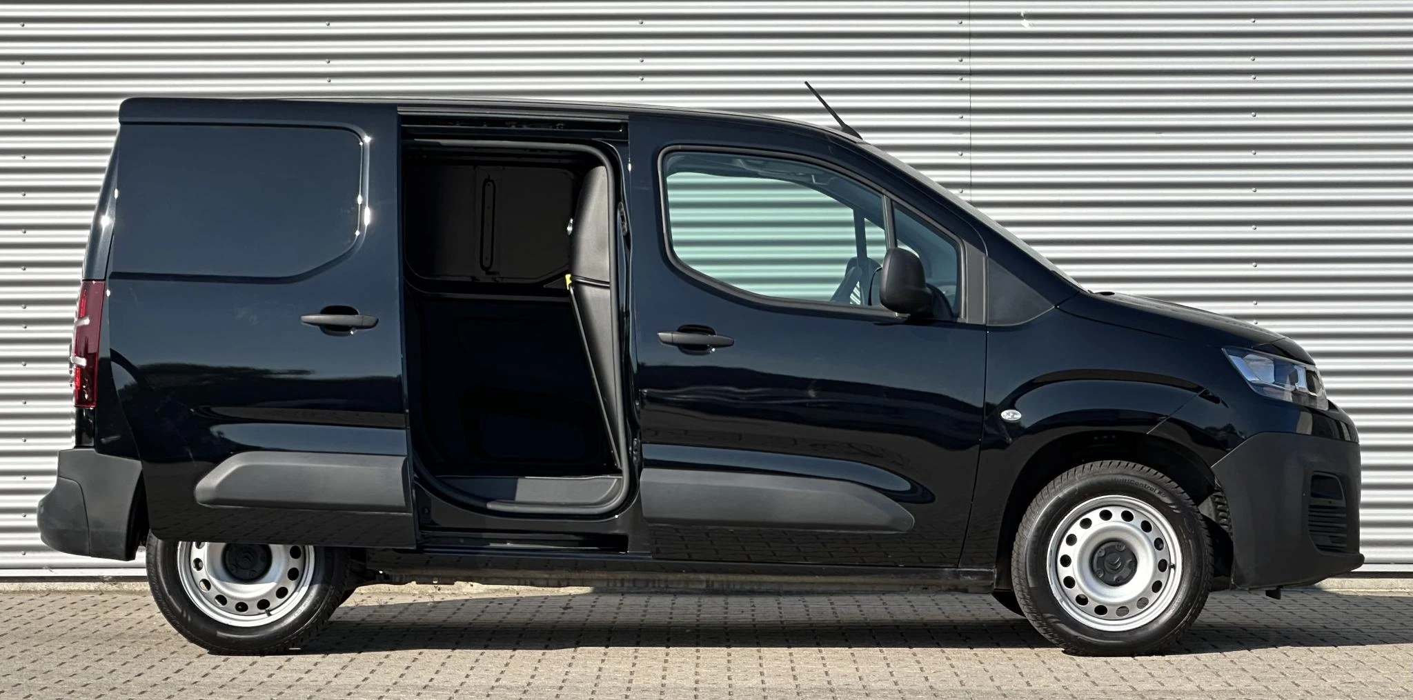 Citroën Berlingo 2023 - 1.5 BlueHDi 130 EAT8 S&S L1 image 3