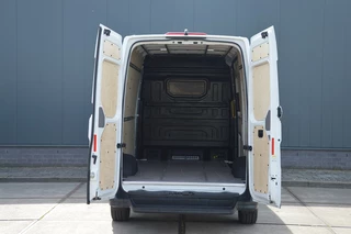 Volkswagen Crafter 2022 - E-Crafter L3H3 36 kWh image 3