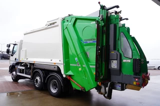 DAF LF 220 FAG 2016 - Terberg Vuilniswagen achterlader Euro6 image 6