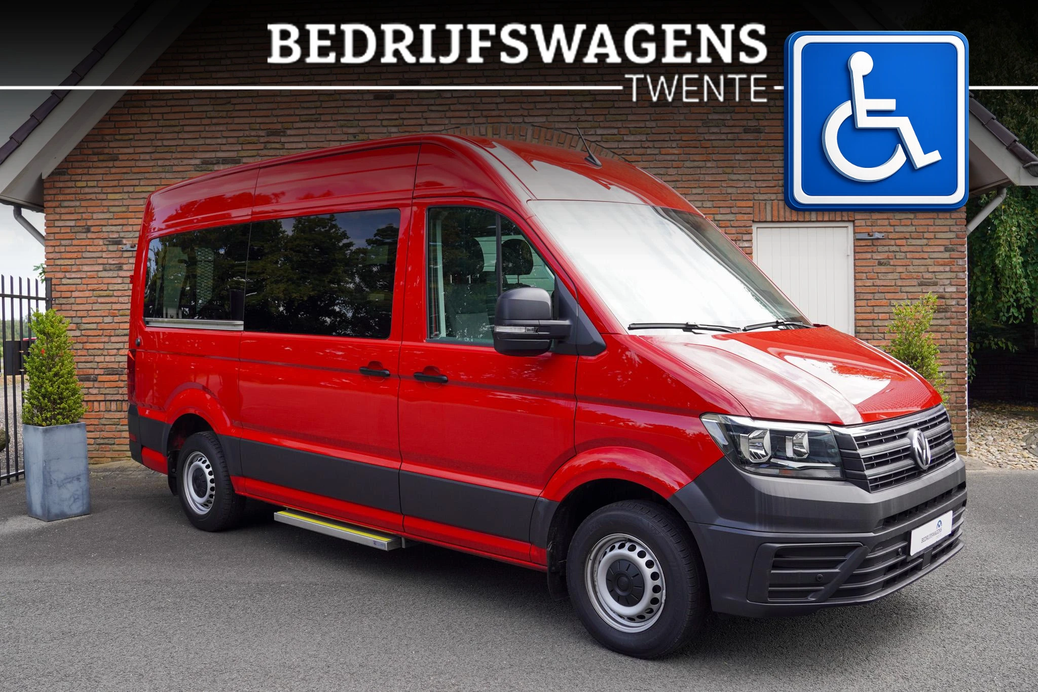 Volkswagen Crafter 2021 - 2.0 TDI 140 PK L3H3 Rolstoelbus zdjęcie 1