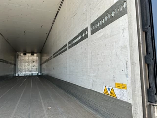 Schmitz Cargobull N/A 2016 - SKO 24/L CARRIER VECTOR 1550 D/E  / DISCBRAKES / PALLETBOX / 265cm inside height bild 14