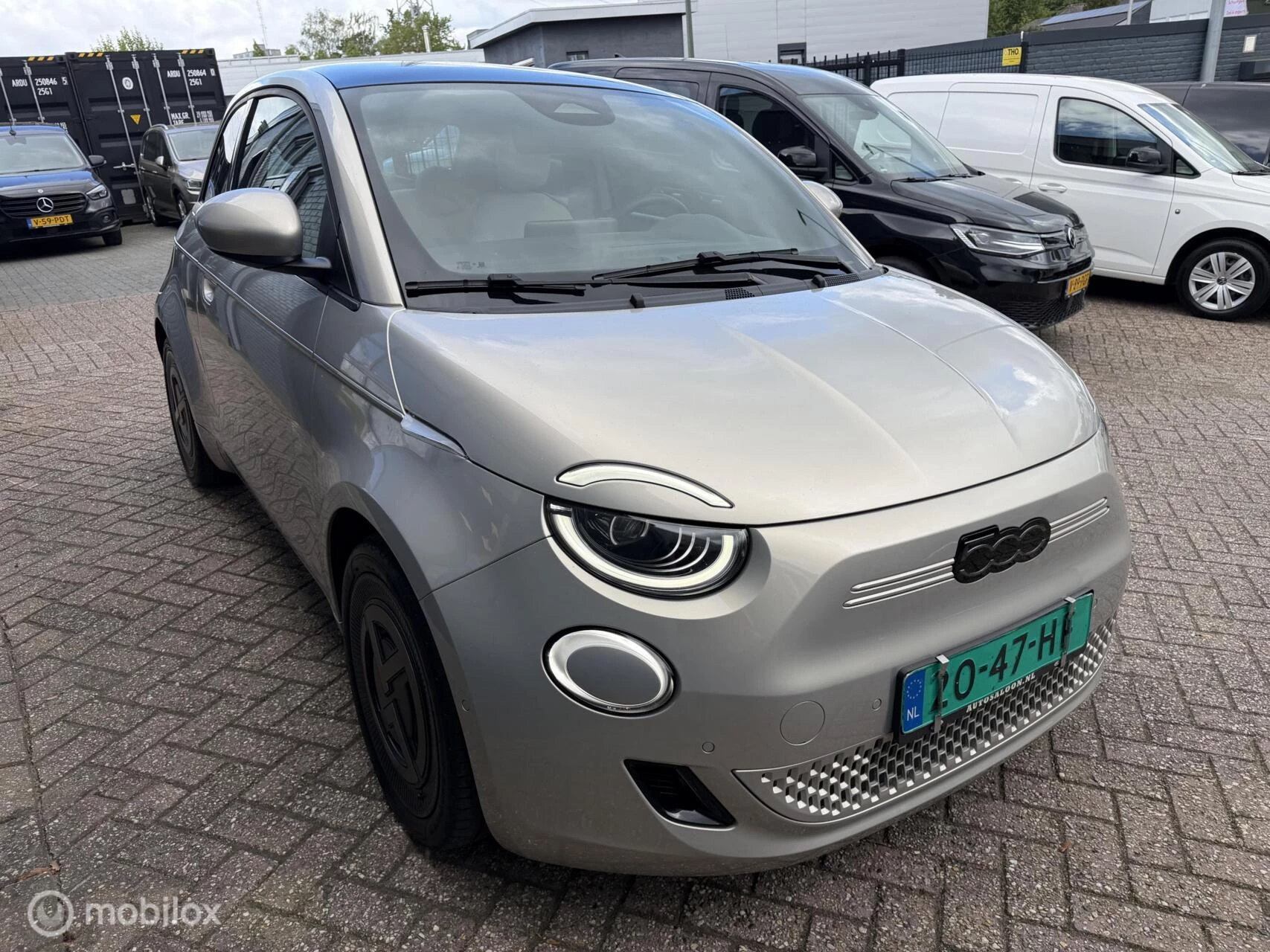 Fiat 500e 2025 - Giorgio Armani 42 kWh 118 PK Airco Navi Pano Leder afbeelding 6