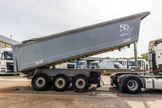 Benalu 2018 - C3910 -30m3+ BACHE CRAMARO afbeelding 2 miniatuur