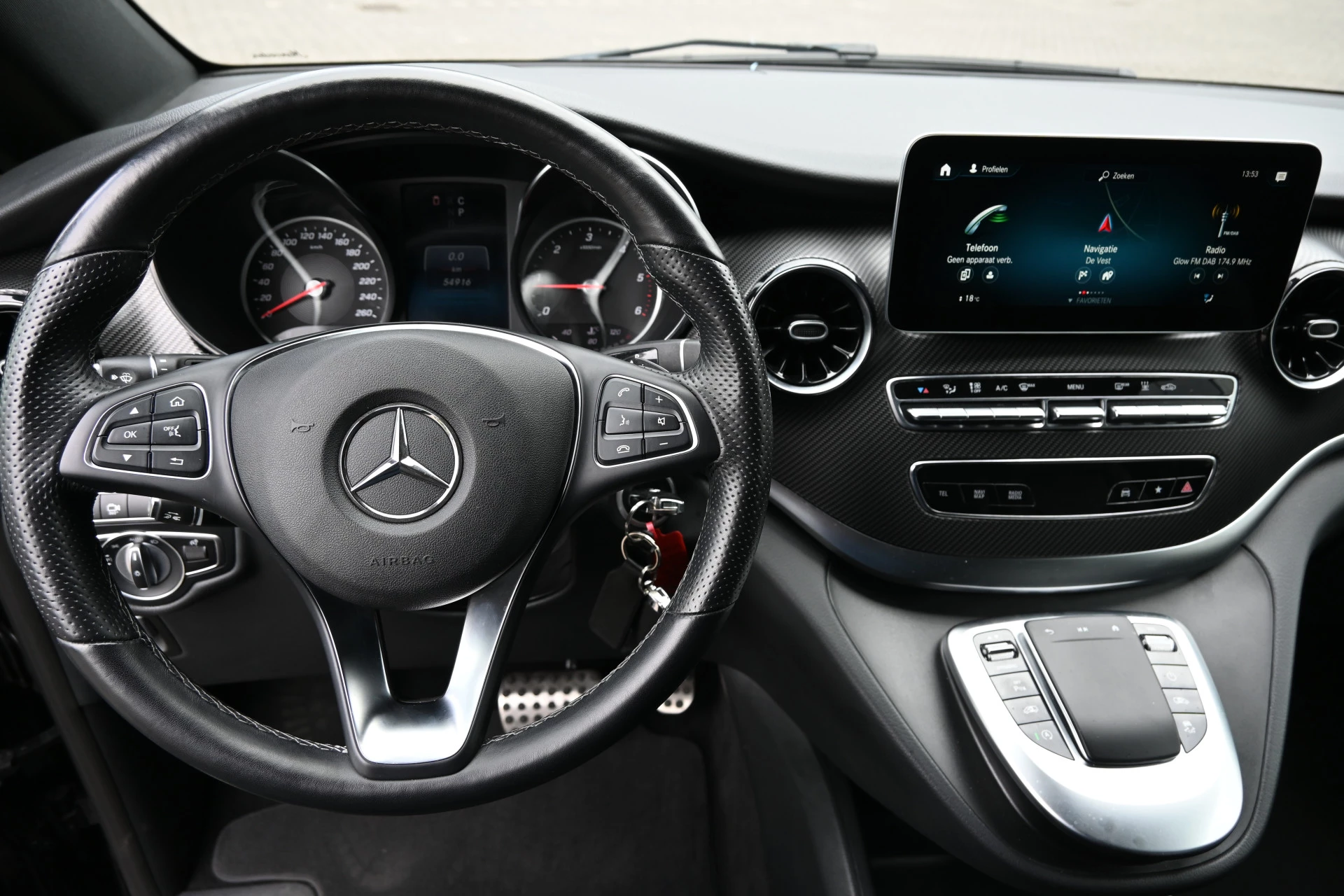 Mercedes-Benz V-Class 2024 - 300d 4-MATIC AMG DC Avantgarde zdjęcie 22