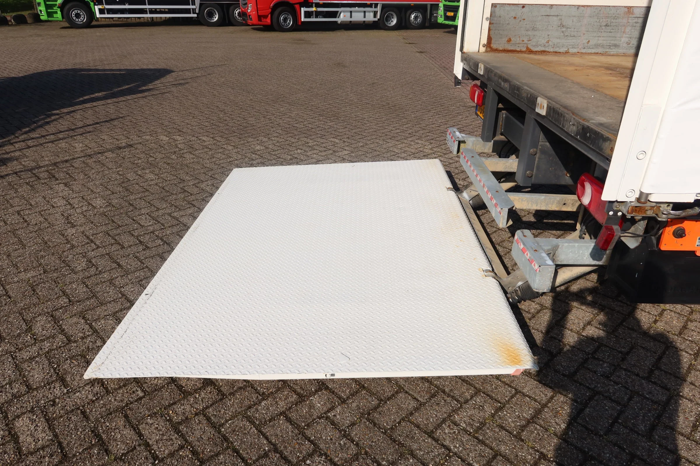 DAF LF 250 2016 - LF250 FA Schuifzeil +Dhollandia 1500 kg afbeelding 19