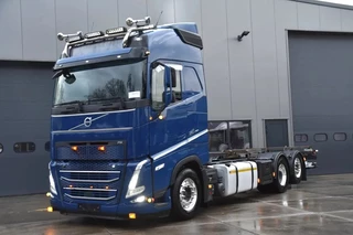 Volvo FH 2022 - 460 Globetrotter 6x2*4 - EURO 6 - 525 TKM - FULL AIR - I PARK COOL - WHEELBASE 490 CM - DHOLLANDIA ELEVATOR - bild 2