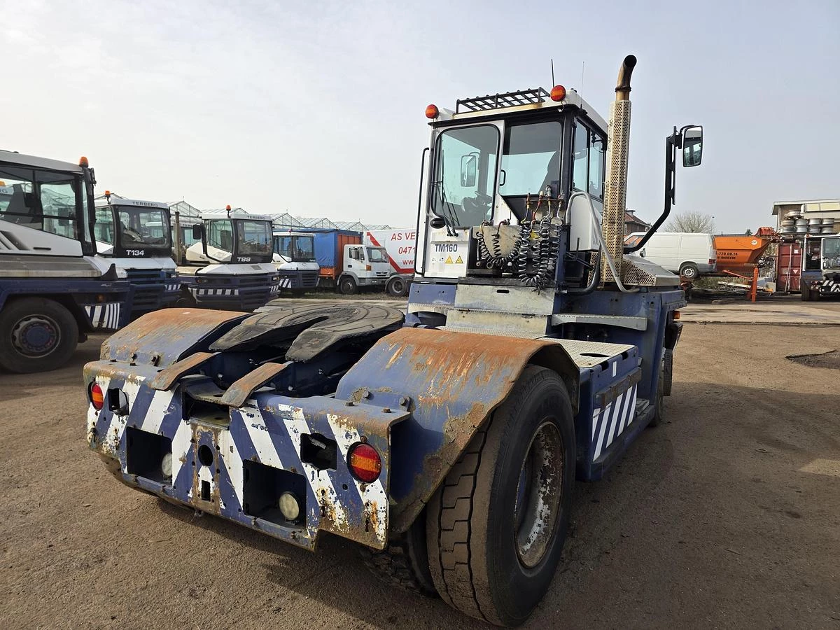 Terberg RT283 | TERMINAL TRACTOR 4X4| TURNING CHAIR. | AUTOMATIC GEAR | 23235 HOURS 2012 obrázek 6