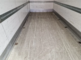 Mercedes-Benz Actros 2017 - 1833 4x2 - Bussbygg box sidedoors - Loadlift - Full air - 5.80 WB image 29