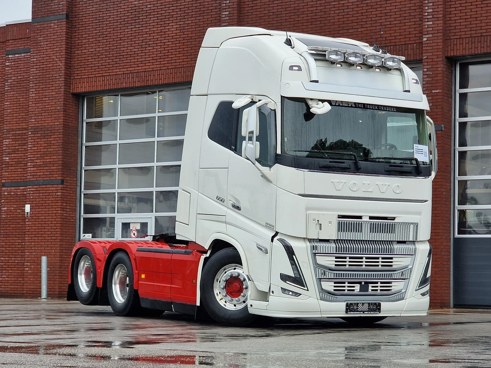Volvo FH 2022 - 16.650 - 6x4 - i shift - retarder - full air - wb 320 - globetrotter xl - hydraulic afbeelding 1