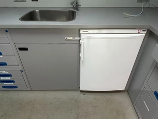 Scania P 2010 - P230 TOP: multifunct. ruimte met airco (camper?), 22kVA generator, hydr. steunpoten, beloopbaar dak, keuken, APK 10-2026 immagine 9