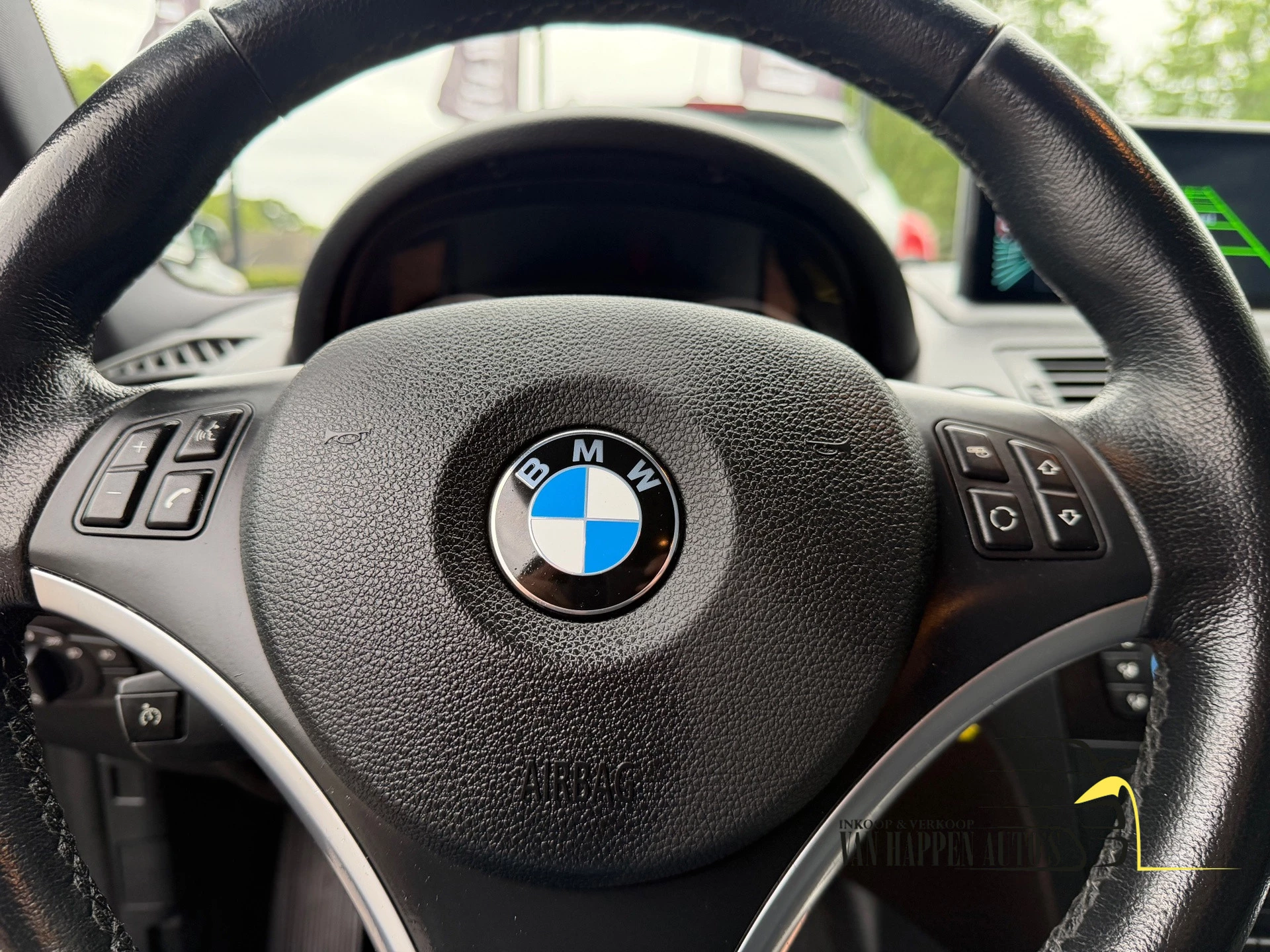 BMW 1 Serie 2011 - 120i Business Line Ultimate Edition / automaat / apk 7-2027 afbeelding 18